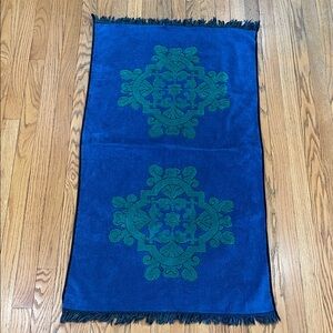 Vtg Style House Bath Towel Blue Green Sculptured Design MCM Montgomery Ward